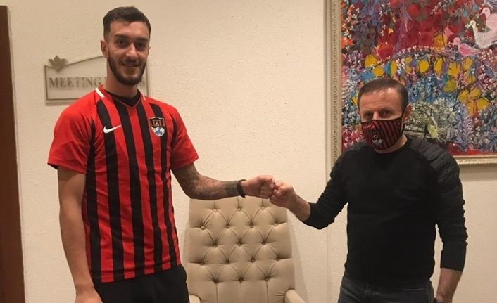 Vanspor FK. Ömer Yıldız’ı renklerine bağladı