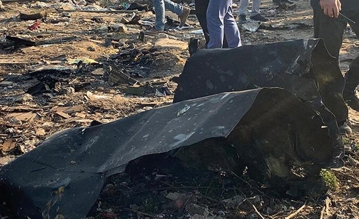 Güney Sudan'da yolcu uçağı düştü! Çok sayıda ölü var