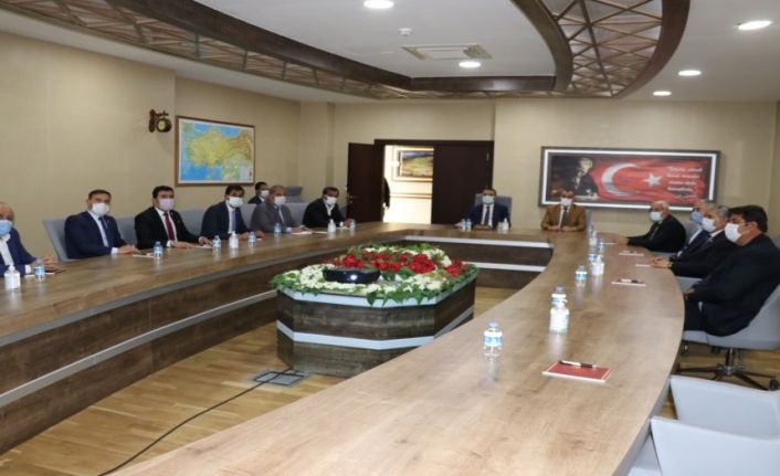 Siirt'te İl Genel Meclis üyelerinden Vali Hacıbektaşoğlu'na ziyaret