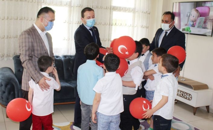 AK Parti Milletvekili Kılıç, Bursa'da yurt çocuklarını ziyaret etti