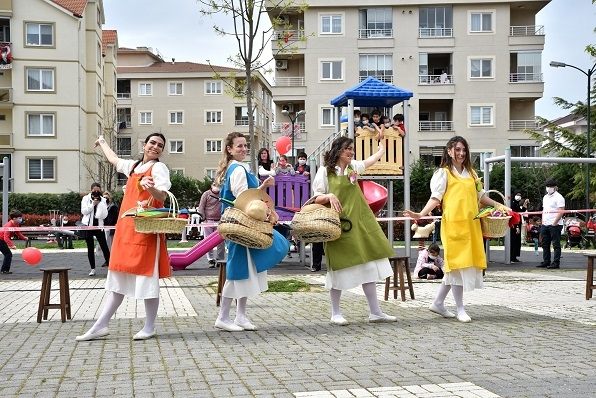 Bursa'da 23 Nisan’da çocuklara tiyatro gösterisi