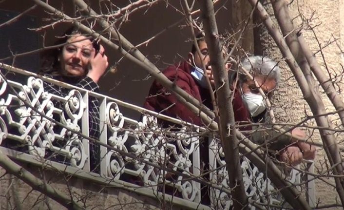 Gülmeye yüzünüz mü var! Vanlı ailelerden HDP'li kadına tepki