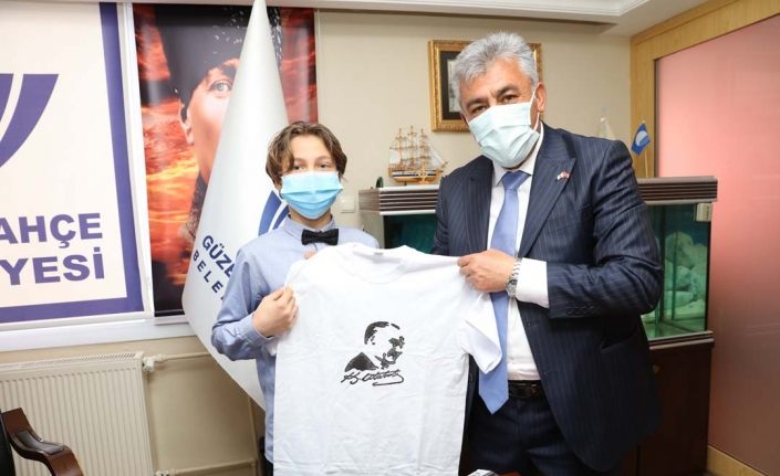 İzmir Güzelbahçe'de 'Çocuk Başkan' spor tesisi istedi