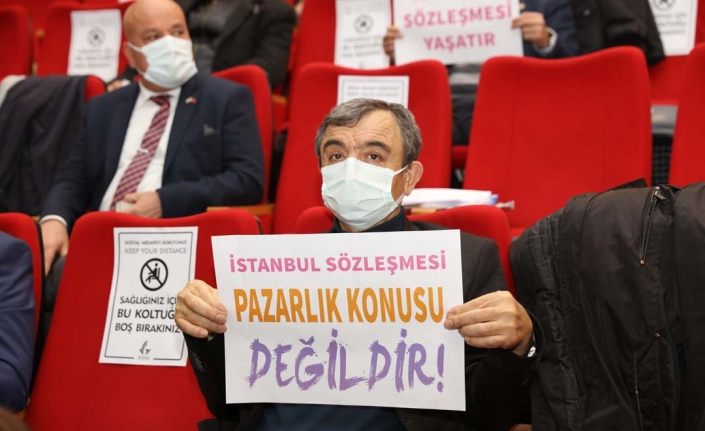 İzmir Güzelbahçe Meclisi’nden İstanbul Sözleşmesine destek