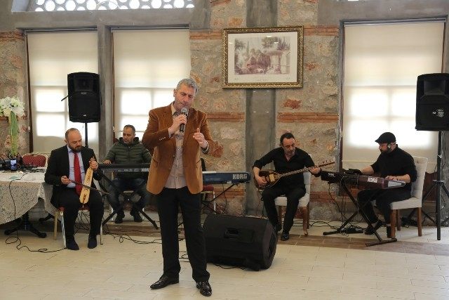 Kocaeli'de Gölcüklü sanatçılara moral konseri