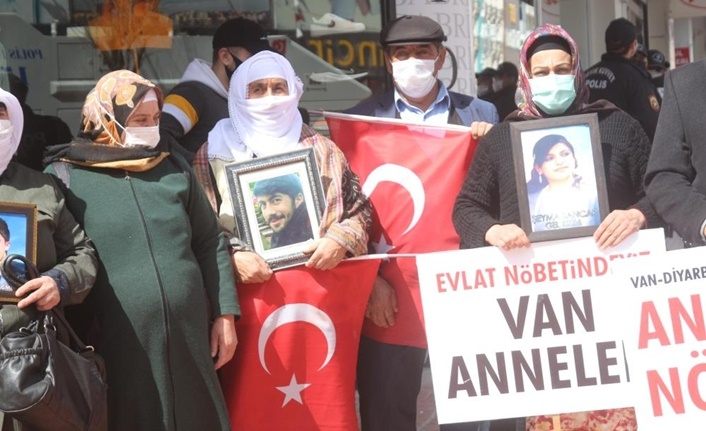 Van'da HDP önünde evlat nöbeti: Aile sayısı 22'ye yükseldi