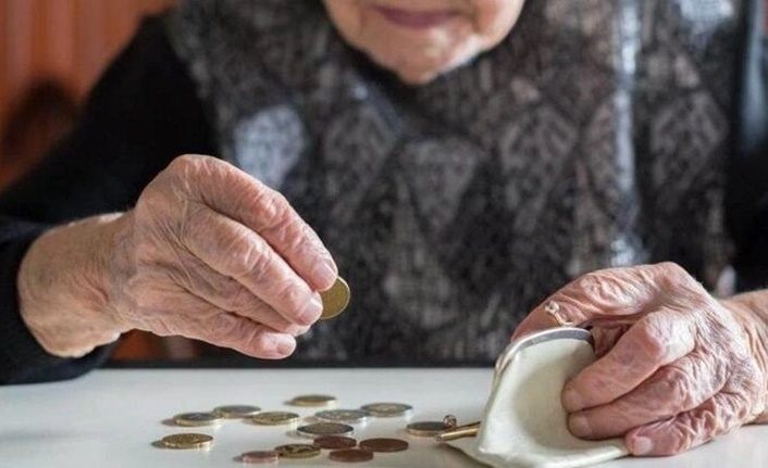 Emekliler maaşlarını çekebilecek mi? Merak edilen sorular yanıtlandı