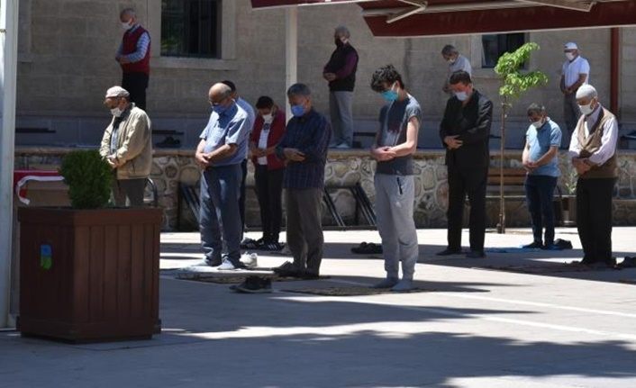 Filistinliler için Van'da gıyabi cenaze namazı kılındı