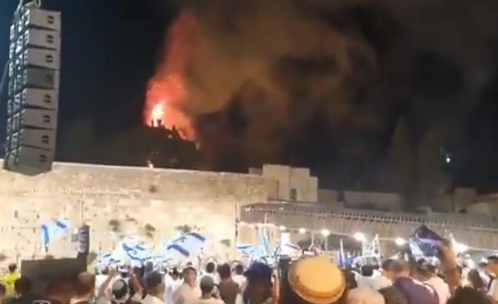 Hesabını vereceksiniz! Mescid-i Aksa'da çıkan yangını kutlayan İsrailliler