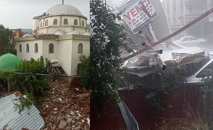 İzmir’de fırtına: Çatılar uçtu, minare yıkıldı!