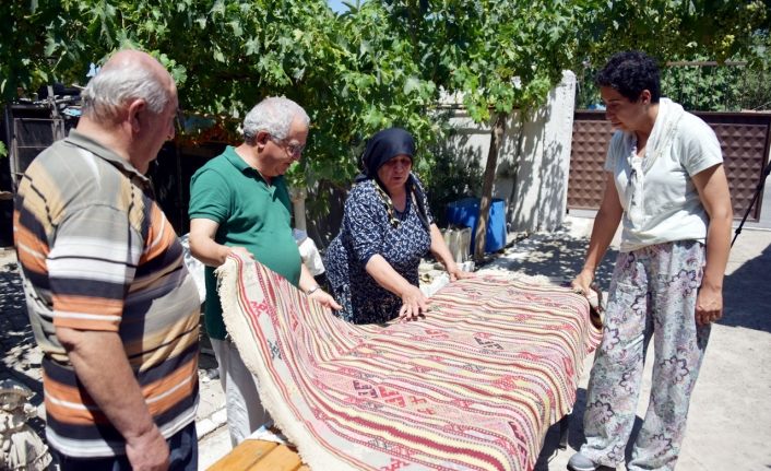 İzmir Aliağa’da Helvacı Kilimi ön plana çıkıyor