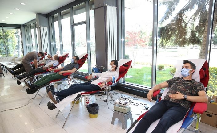 Kayseri Büyükşehir personelinden kan bağışı