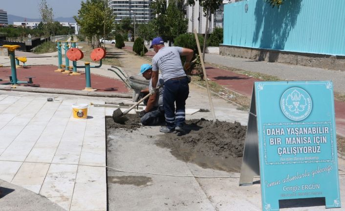 Manisa Cumhuriyet Mahallesi’ndeki park yenileme