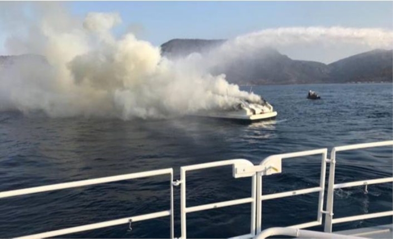 Bodrum'da tekne yangını! 5 kişi kurtarıldı