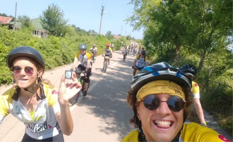 Hollandalı bisikletçiler 4000. kilometreyi Kocaeli’nde pedalladı