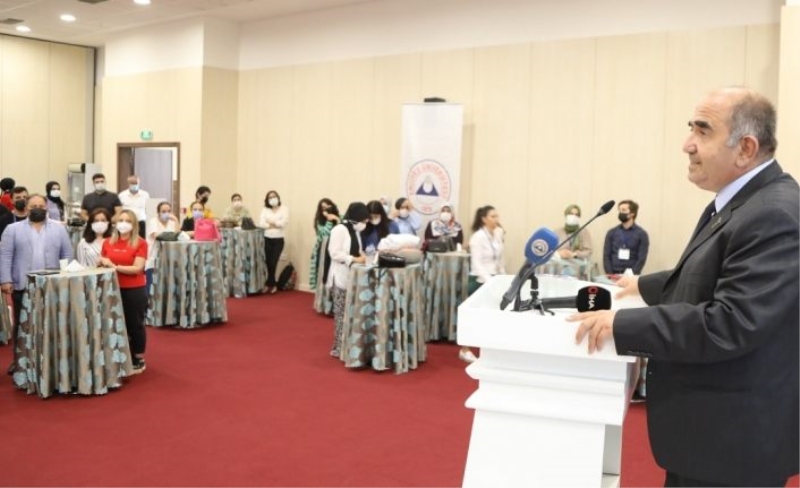 TÜBA Üyesi Prof. Dr. Mustafa Soylak ERÜ’de aday öğrencilerle buluştu