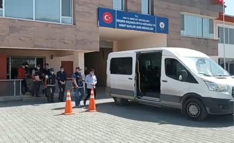 Van'da göçmen operasyonu: 3 tutuklama
