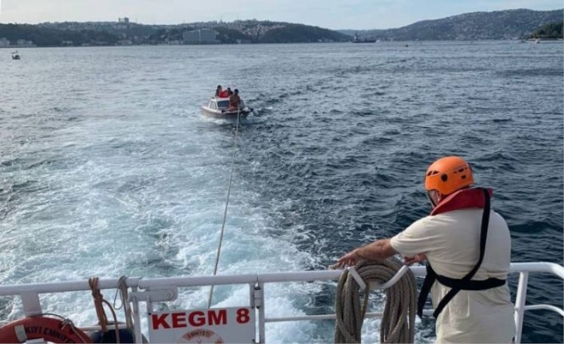 İstanbul Beykoz'da sürüklenen tekne kurtarıldı