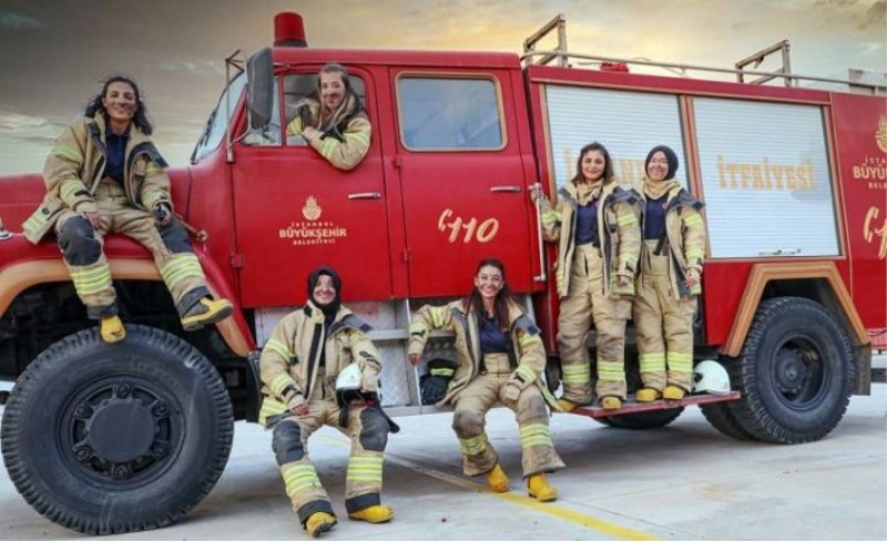 İstanbul'da kadın itfaiyeciler iş başında