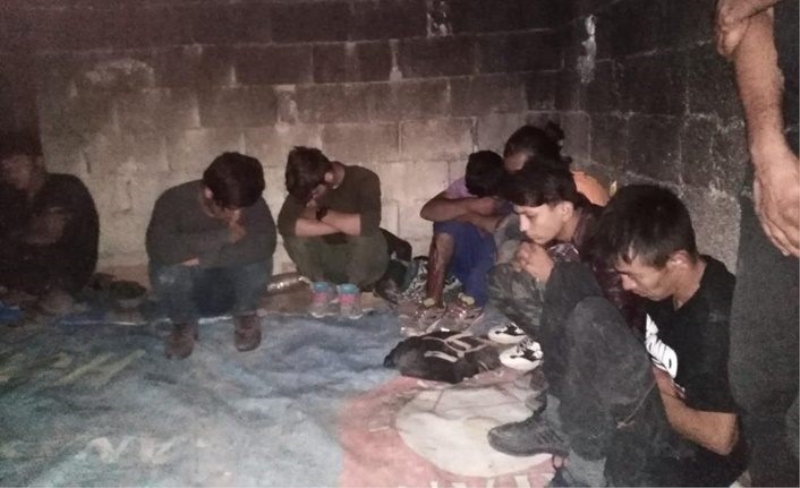 Van'da 3 ayrı ikamette 48 düzensiz göçmen yakalandı