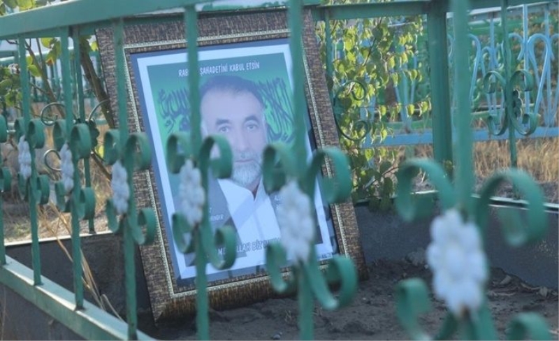 Van'da 6-7 Ekim'de katledilen Mehmet Latif Şener kabri başında anıldı