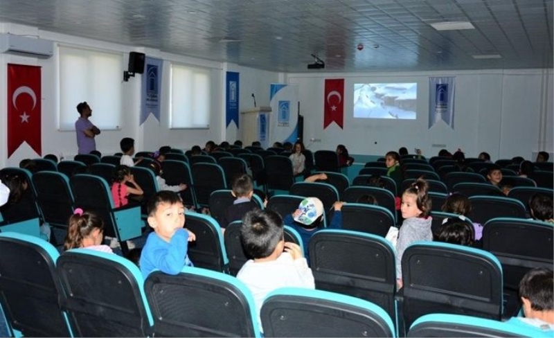 Tuşba Belediyesi öğrencileri sinemayla buluşturmaya devam ediyor