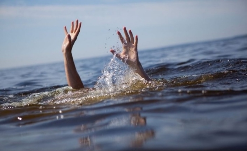 Bitlis'te serinlemek için havuza giren genç boğuldu