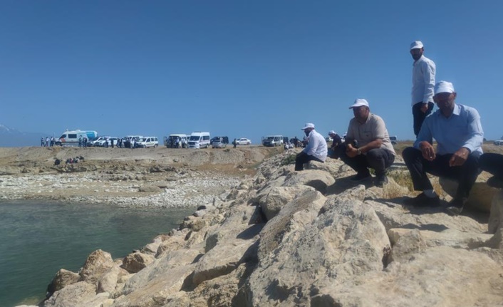 Dün öğlen saatlerinde Tuşba ilçesinde serinlemek için arkadaşları ile Çarpanak