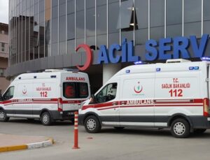 Vanlı aile Erzincan’da trafik kazası geçirdi: Yaralılar var