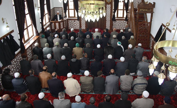 Cuma namazının sünnet ve farzları, öğle namazının sünnet ve farzlarıyla