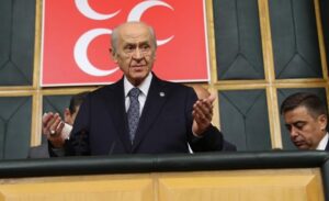 Siyasilerden 15 Temmuz’un yıl dönümü dolayısıyla mesajlar gelmeye devam ediyor.