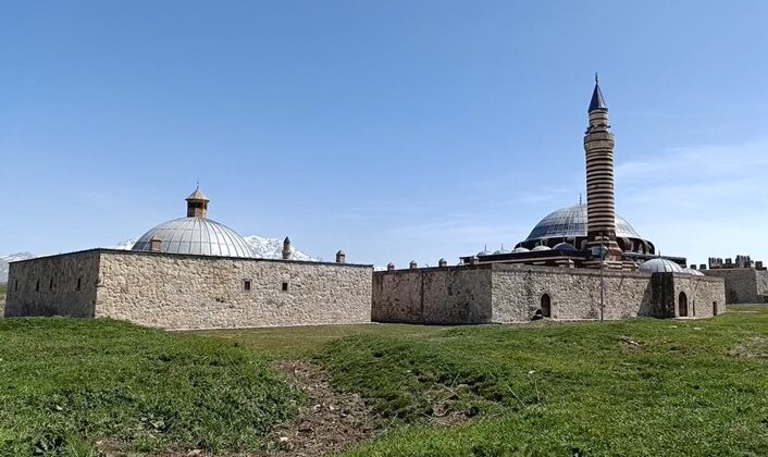 Hayırlı cumalar! En güzel, anlamlı, kısa, ayetli, dualı, hadisli cuma mesajları ve sözleri