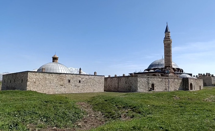 Cuma mesajları ve sözleri yeninden gündemde. Cuma gününe özel mesaj