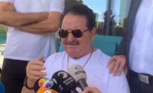 Geçtiğimiz günlerde kalbinden ameliyat olacağını söyleyen İbrahim Tatlıses zorlu süreci atlattı.  Kalp