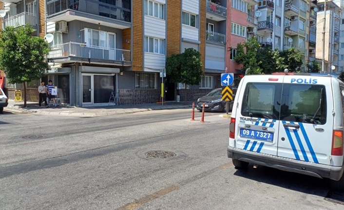 Öldü sanıldı, saçını boyatırken yakalandı Aydın’ın Efeler ilçesi Meşrutiyet Mahallesi 2071 Sokak üzerinde yaşanan olayda