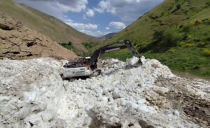 Ülke genelinde kavurucu sıcaklar etkisini sürdürürken, Van’ın yüksek rakımlı yaylalarında