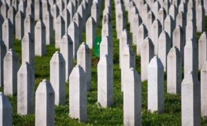 Srebrenitsa Katliamı ya da Srebrenitsa Soykırımı, 1991-1995 Yugoslavya İç Savaşı