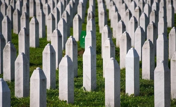 Srebrenitsa Katliamı ya da Srebrenitsa Soykırımı, 1991-1995 Yugoslavya İç Savaşı