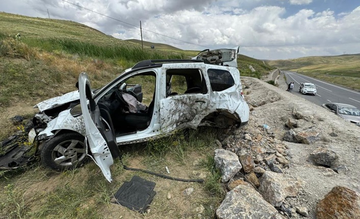 Alınan bilgilere göre kaza, sabah saatlerinde Van-Başkale yolu üzerindeki Bebleşin