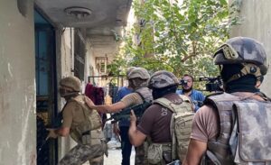 Van Emniyet Müdürlüğünden yapılan açıklamada, “PKK/KCK terör örgütü soruşturmaları kapsamında