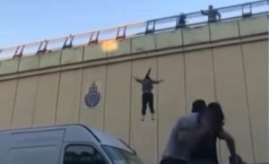 E-5 Karayolu Kağıthane mevkisinde 18 yaşında genç bir kız, istinat