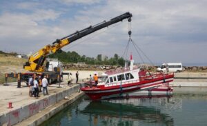 Dünyanın en büyük sodalı gölü olan Van Gölü’nün tuzlu ve