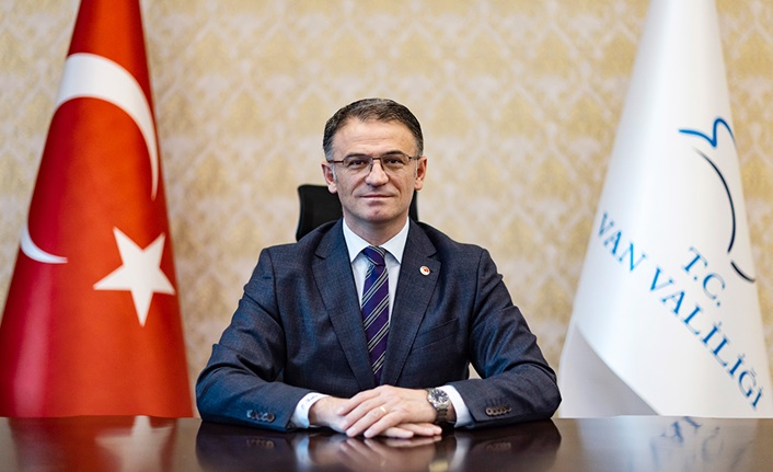 Van Valisi Ozan Balcı, depremle ilgili yaptığı açıklamada, “23.19’da ilimiz