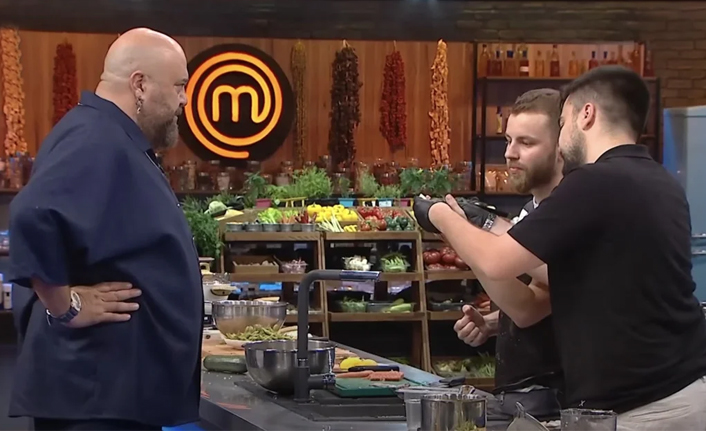 TV8 ekranlarında yayınlanan MasterChef Türkiye tüm hızıyla sürüyor. Yarışma programının dün akşamki