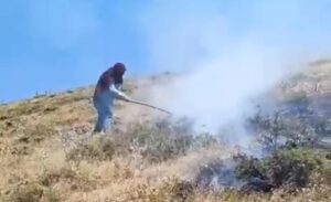 Bahçesaray ilçesine bağlı Çatbayır Mahallesi kırsalındaki makilik alanda yangın çıktı.