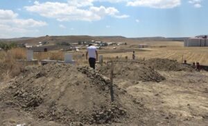 Göle giren Rabia Karakaya (13) boğulma tehlikesi geçirince diğer aile