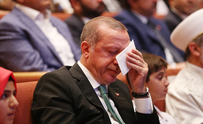 Şair Nevzat Çelik, İzmir’deki orman yangınıyla ilgili sosyal medya paylaşımı