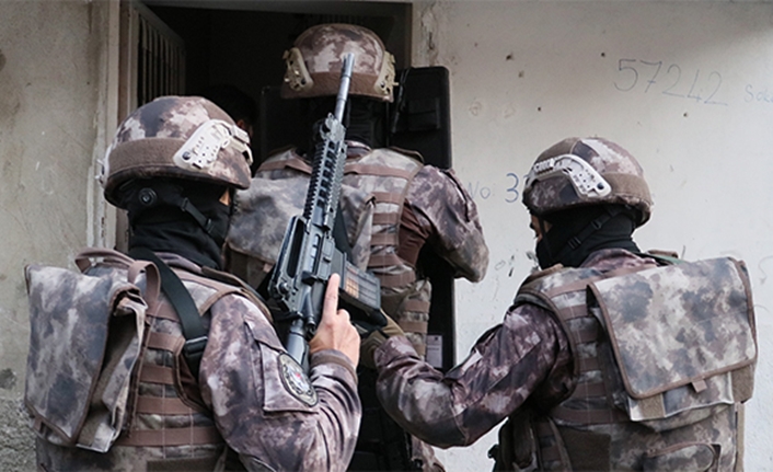 Van’da suçlularla mücadele devam ediyor… Polis ekiplerinin başarılı çalışmalarıyla suçlular