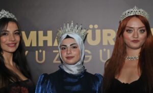 İstanbul’da ‘Türkiye Yüz Güzeli’ yarışması düzenlendi. 200 kişi arasından seçilen