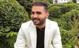 Şu sıralar Gamze Türkmen ile evlilik hazırlığında olan Kadir Ezildi,